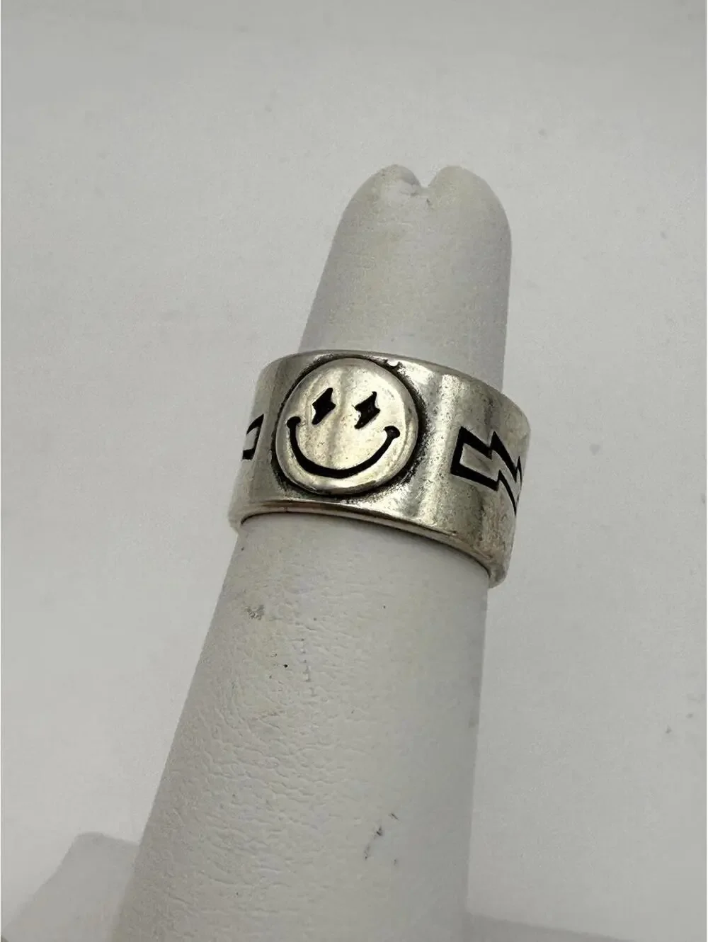 Silver Wide Band Ring with Smiley Face and Lightning Bolt Design Size 4.5